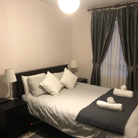 Lovely One-Bed Apartment To Rent In London Bagian luar foto